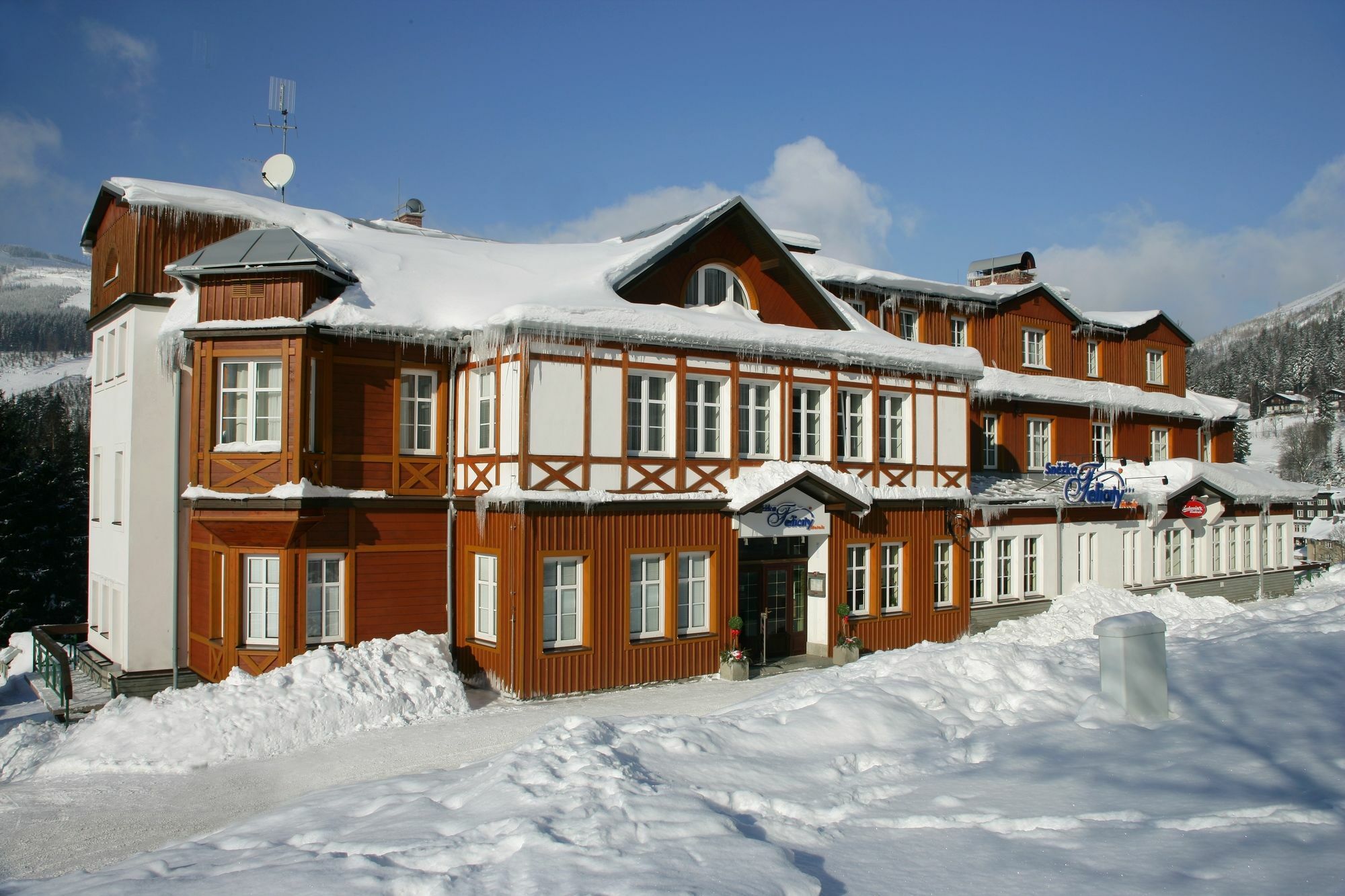 Hotel Snezka Špindlerŭv Mlýn Exterior foto